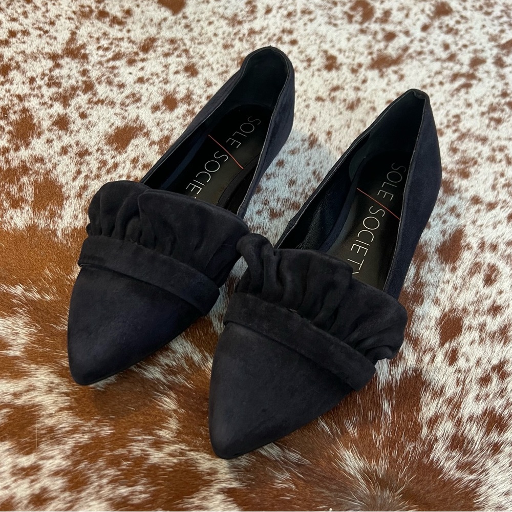 Sole Society Womens Kamber Navy Suede Pointed Toe Flats w/ Ruffle Size 6M NWOT